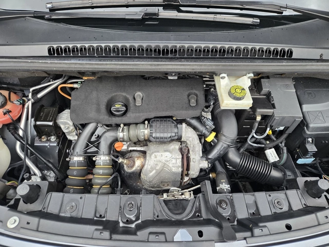 Peugeot 3008 1.6HDI-112кс= 6ск= АВТОПИЛОТ= НАВИ= КЛИМАТРОНИК - автомобили, коли, обяви за нови и употребявани 16