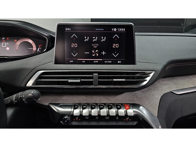Peugeot 3008 1.5 BlueHDi GT | Адаптивен круиз | Масаж | Панорам - автомобили, коли, обяви за нови и употребявани 13