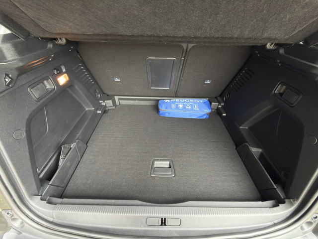 Peugeot 3008 ALLURE 1.5 BlueHDi 130 EAT8 EURO 6 - автомобили, коли, обяви за нови и употребявани 12