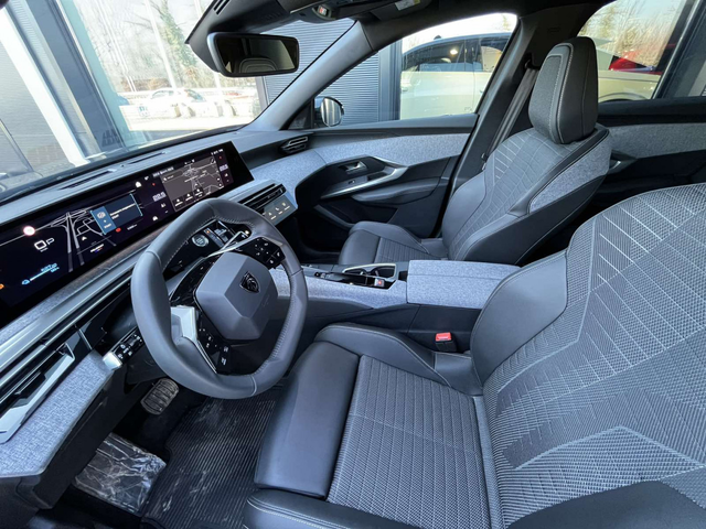 Peugeot 3008  ALLURE Electric 157 кВ 210 к.с. - автомобили, коли, обяви за нови и употребявани 9