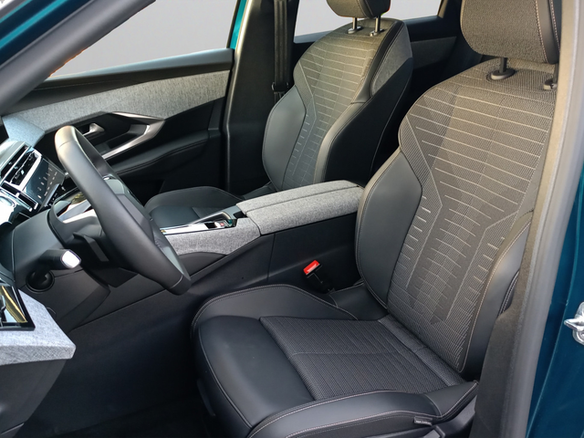 Peugeot 3008 ALLURE Electric 157 кВ 210 к.с. - автомобили, коли, обяви за нови и употребявани 9