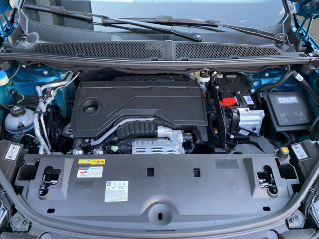 Peugeot 3008 GT 1.2 PureTech 145 HYBRID 48V e-DCS6 EURO 6.4 - автомобили, коли, обяви за нови и употребявани 13