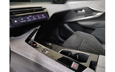 Peugeot 3008 GT Electric 157 кВ 210 к.с. - автомобили, коли, обяви за нови и употребявани 12