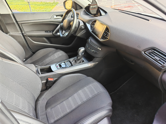Peugeot 308, 2018 г., 217880 км, 120 к.с. - автомобили, коли, обяви за нови и употребявани 8