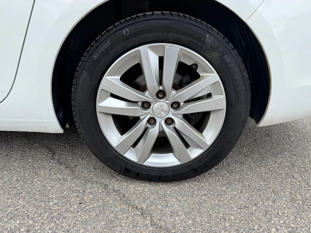 Peugeot 308 1.5HDI-NAVI-6ск-100-2019-EURO6 - автомобили, коли, обяви за нови и употребявани 8