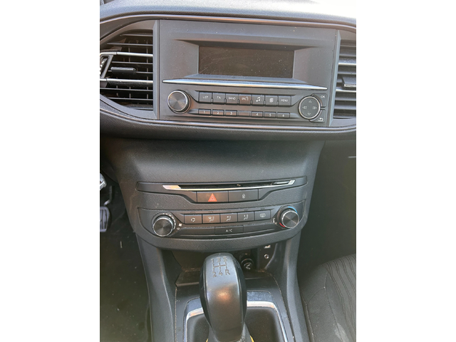 Peugeot 308 1.2i EURO 6 - автомобили, коли, обяви за нови и употребявани 10