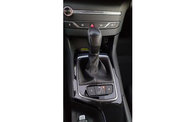 Peugeot 308 4-вр. Комби 131к.с. Бензин - автомобили, коли, обяви за нови и употребявани 12