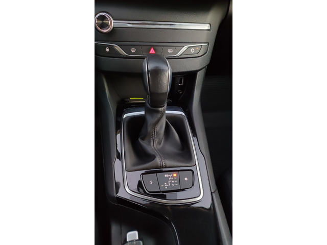 Peugeot 308 4-вр. Комби 131к.с. Бензин - автомобили, коли, обяви за нови и употребявани 12