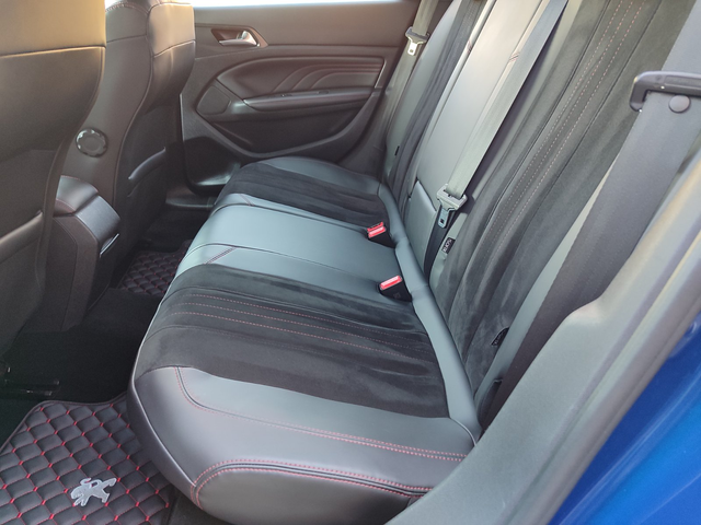 Peugeot 308 4-вр. Комби 180к.с. Дизел - автомобили, коли, обяви за нови и употребявани 11