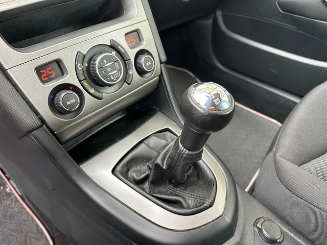 Peugeot 308 1.6HDI / 1-ви собственик - автомобили, коли, обяви за нови и употребявани 12
