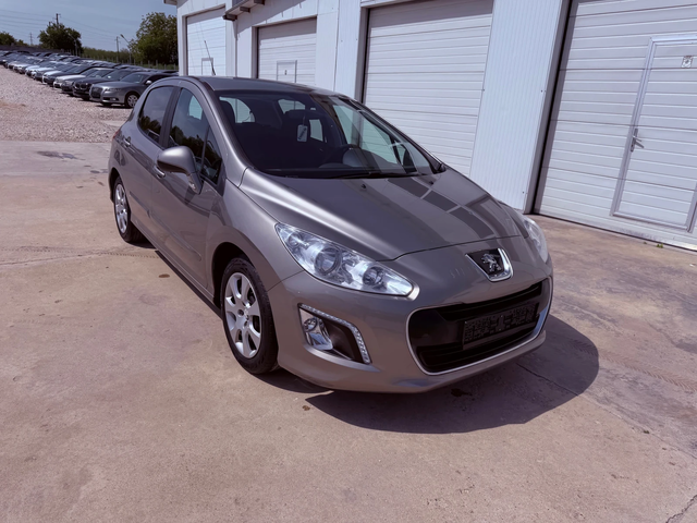 Peugeot 308 1.6hdi * 150000km* NOVA* - автомобили, коли, обяви за нови и употребявани 10