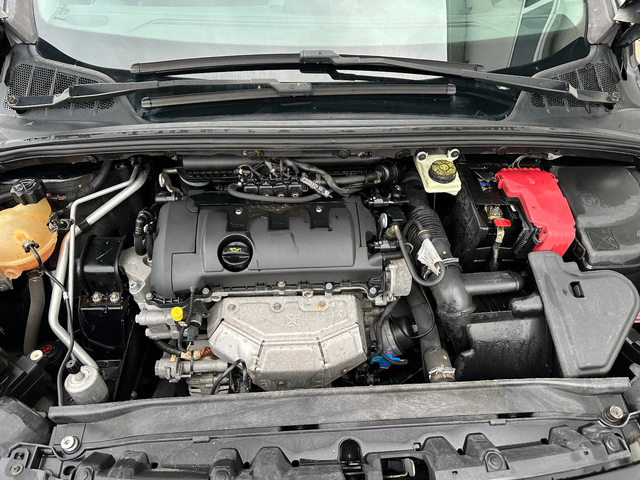 Peugeot 308 1.6i * BRC* Navi* Panorama* UNIKAT* - автомобили, коли, обяви за нови и употребявани 16