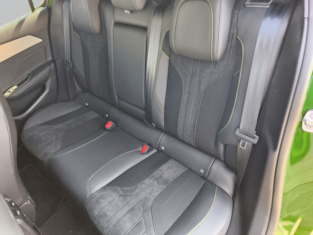 Peugeot 308 GT 1,6 Plug-in HYBRID 2WD 225 e-EAT8 EURO 6.4 - автомобили, коли, обяви за нови и употребявани 11