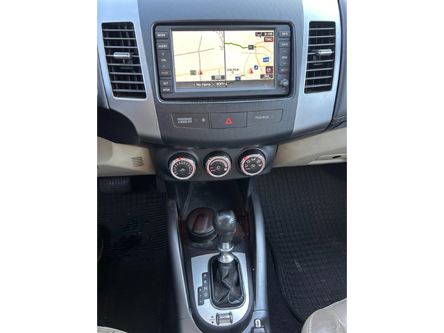 Peugeot 4007 2.2HDI 4WD AVTOMAT/NAVI/KOJA 6+ 1 EURO 4 - автомобили, коли, обяви за нови и употребявани 13