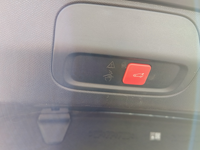 Peugeot 408  GT 1,6 Plug-in HYBRID 2WD 225 e-EAT8 EURO 6.4 - автомобили, коли, обяви за нови и употребявани 16
