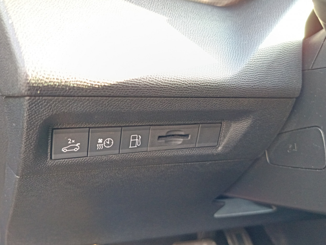 Peugeot 408  GT 1,6 Plug-in HYBRID 2WD 225 e-EAT8 EURO 6.4 - автомобили, коли, обяви за нови и употребявани 8