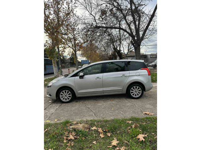 Peugeot 5008 - автомобили, коли, обяви за нови и употребявани 3