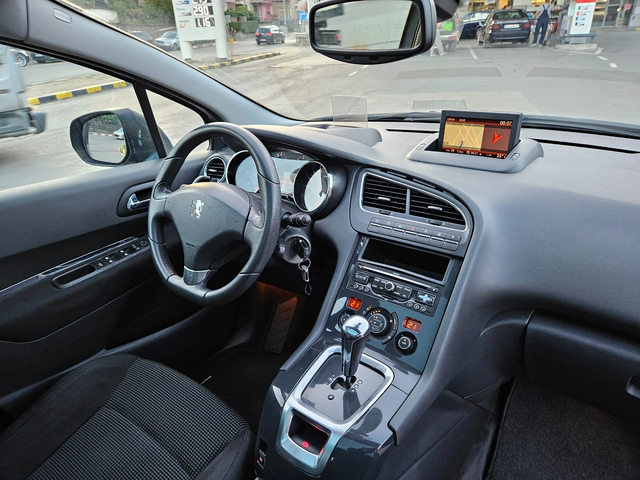 Peugeot 5008 1.6 AVTOMAT/NAVIG/PANORAMA - автомобили, коли, обяви за нови и употребявани 9
