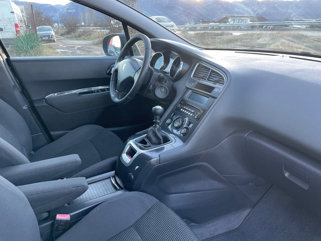 Peugeot 5008 1.6e-HDI-114-7m-ITALIA - автомобили, коли, обяви за нови и употребявани 3