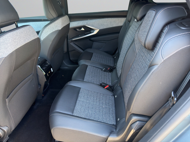 Peugeot 5008  ALLURE  Electric Long Range 172 кВ 230 к.с. - автомобили, коли, обяви за нови и употребявани 11