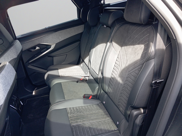 Peugeot 5008 GT EXCLUSIVE 1.2 PureTech 145 HYBRID 48V e-DCS6 EURO 6.4 - автомобили, коли, обяви за нови и употребявани 11