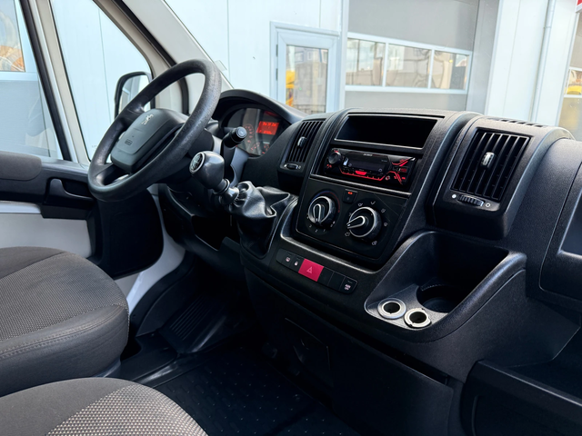 Peugeot Boxer 2.0 - автомобили, коли, обяви за нови и употребявани 12