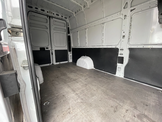 Peugeot Boxer Върнат от  лизинг - автомобили, коли, обяви за нови и употребявани 16