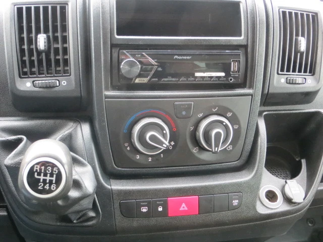 Peugeot Boxer 2,2 HDI EURO 6D - автомобили, коли, обяви за нови и употребявани 8