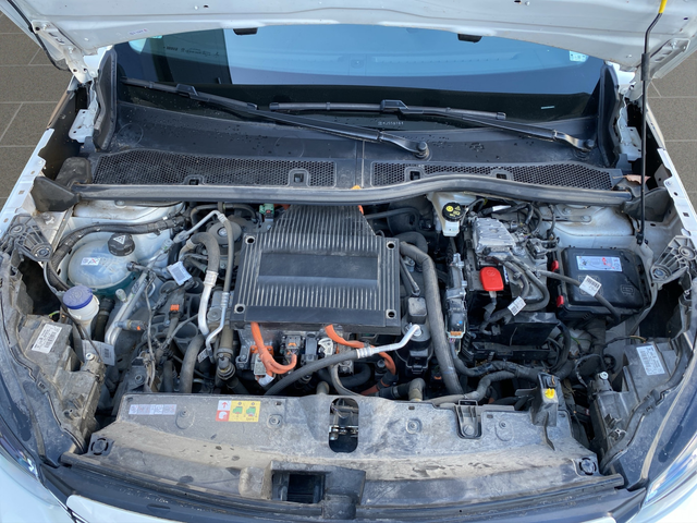 Peugeot e-2008 Active - автомобили, коли, обяви за нови и употребявани 13