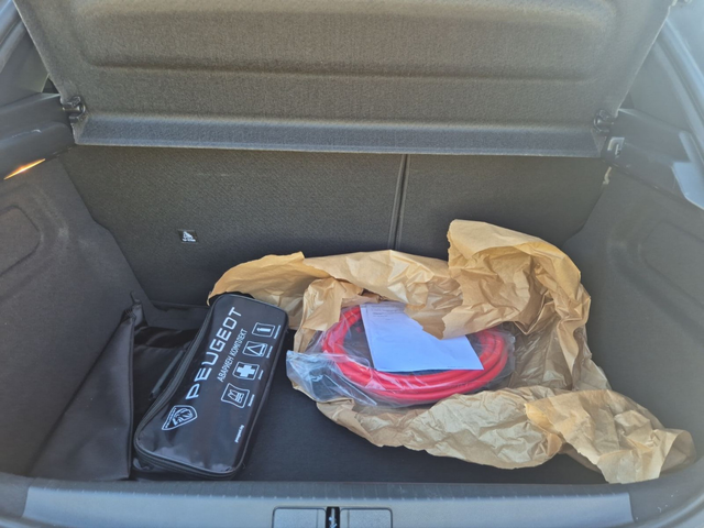 Peugeot e-208 GT - автомобили, коли, обяви за нови и употребявани 15