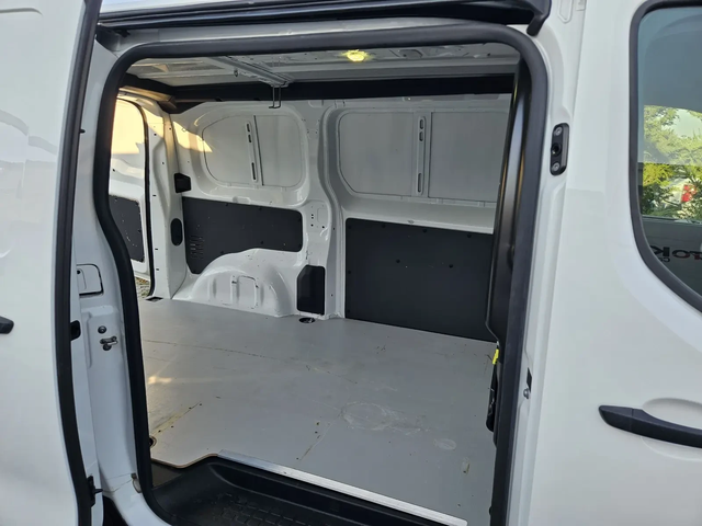 Peugeot Expert 1.5HDI-120кс= 124.000км= 6ск= ПАРКТРОНИК= CAR PLAY - автомобили, коли, обяви за нови и употребявани 9