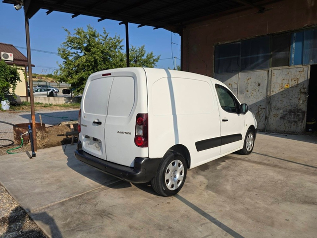 Peugeot Partner 1.6HDI - автомобили, коли, обяви за нови и употребявани 4