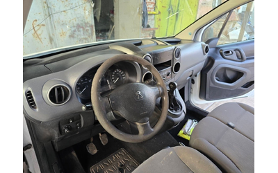 Peugeot Partner 1.6HDI - автомобили, коли, обяви за нови и употребявани 7