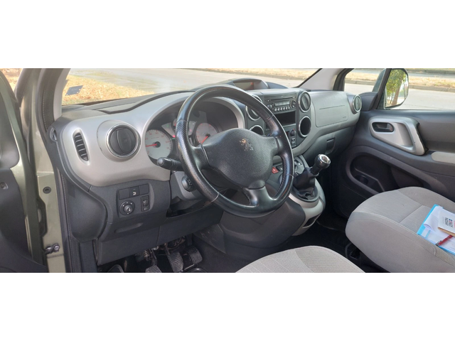 Peugeot Partner 1.6  HDI клима - автомобили, коли, обяви за нови и употребявани 11