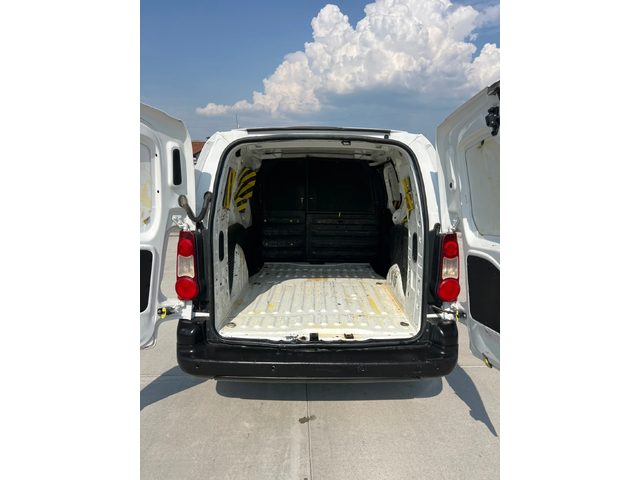 Peugeot Partner 1.6HDI Euro6B - автомобили, коли, обяви за нови и употребявани 5