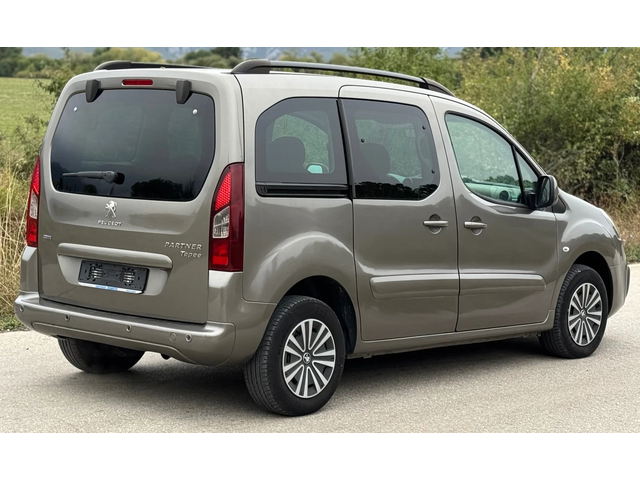 Peugeot Partner 1.6HDI / 120кс - автомобили, коли, обяви за нови и употребявани 5