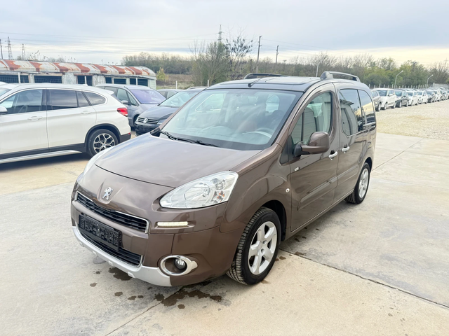 Peugeot Partner 1.6hdi 92k.c* Outdoor* Panorama* Tepee* - автомобили, коли, обяви за нови и употребявани 1