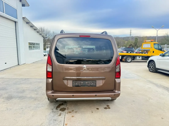 Peugeot Partner 1.6hdi 92k.c* Outdoor* Panorama* Tepee* - автомобили, коли, обяви за нови и употребявани 4