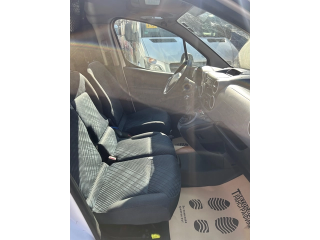 Peugeot Partner - автомобили, коли, обяви за нови и употребявани 4