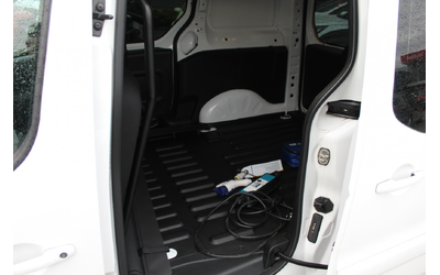 peugeot-partner-tovaren-el-frg-court-49 - 5