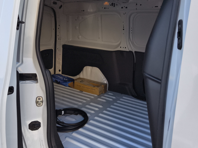 Peugeot Partner товарен Long 950 PREMIUM 100kW Batterie 50kWh - автомобили, коли, обяви за нови и употребявани 11