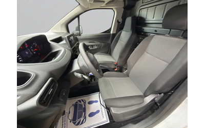 Peugeot Partner товарен Standard 1000 1.5 BlueHdi 102 S&S BVM6 E6.4 - автомобили, коли, обяви за нови и употребявани 9