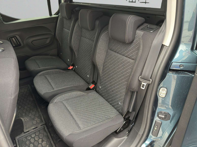 Peugeot Rifter ALLURE 1.5 BlueHDI 130 EAT8 - автомобили, коли, обяви за нови и употребявани 13