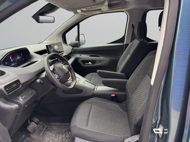 Peugeot Rifter ALLURE 1.5 BlueHDI 130 EAT8 - автомобили, коли, обяви за нови и употребявани 9