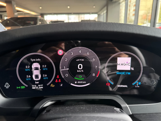 Porsche 911 Carrera 4 GTS - автомобили, коли, обяви за нови и употребявани 13