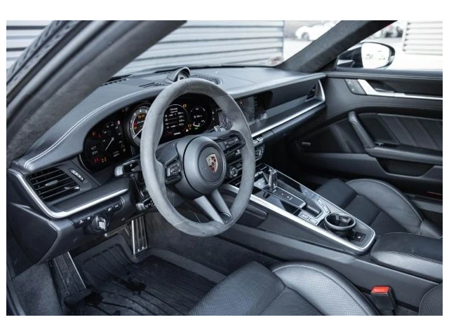 Porsche 911 Turbo S - автомобили, коли, обяви за нови и употребявани 3