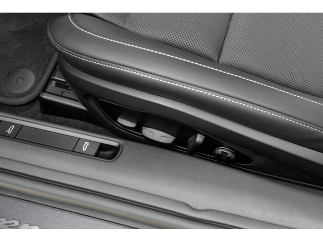 Porsche 911 992.2 GTS - автомобили, коли, обяви за нови и употребявани 6