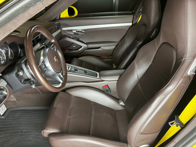 Porsche 911 Turbo S - автомобили, коли, обяви за нови и употребявани 5