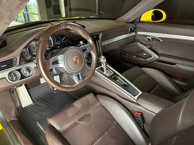 Porsche 911 Turbo S - автомобили, коли, обяви за нови и употребявани 6