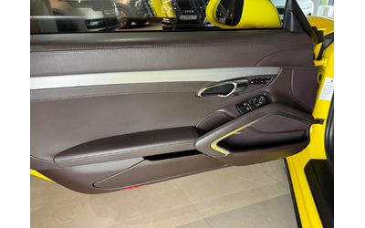 Porsche 911 Turbo S - автомобили, коли, обяви за нови и употребявани 7